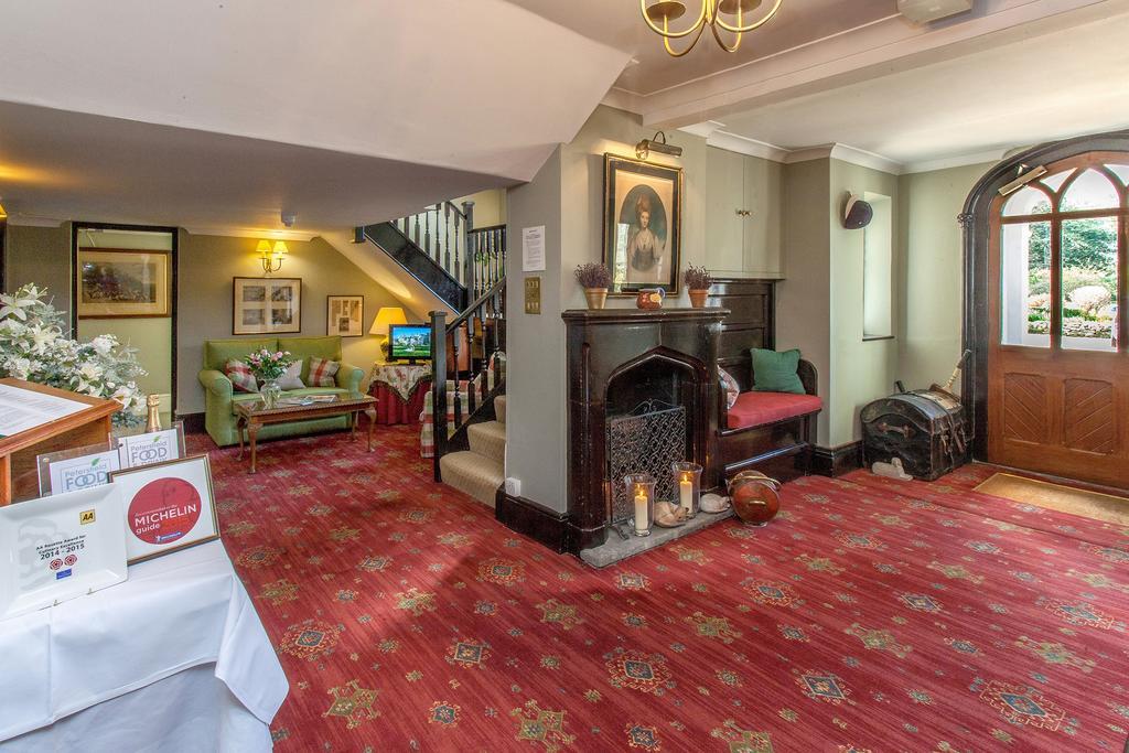 แลงริช เฮาส์ Bed & Breakfast ปีเตอร์สฟิลด์ ภายนอก รูปภาพ