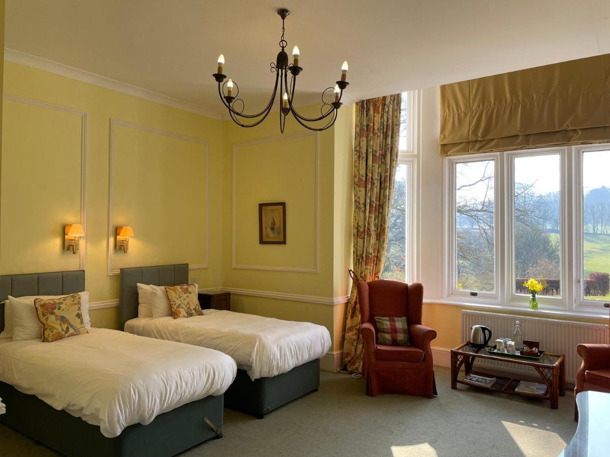 แลงริช เฮาส์ Bed & Breakfast ปีเตอร์สฟิลด์ ภายนอก รูปภาพ