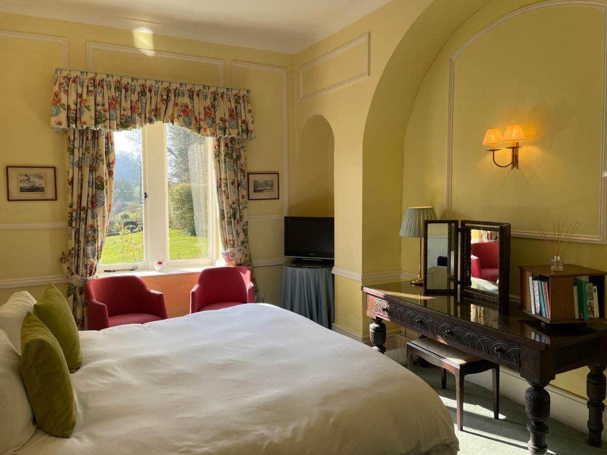 แลงริช เฮาส์ Bed & Breakfast ปีเตอร์สฟิลด์ ภายนอก รูปภาพ