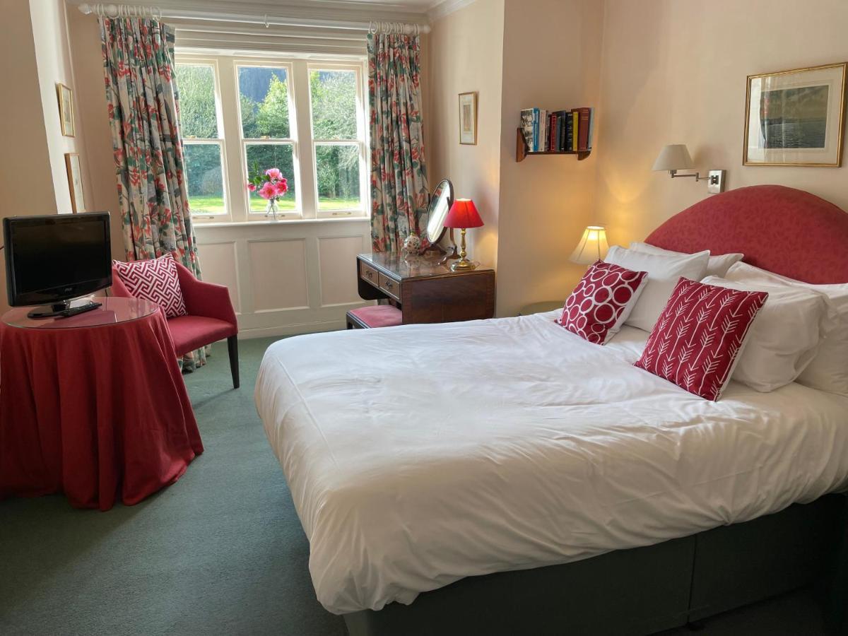 แลงริช เฮาส์ Bed & Breakfast ปีเตอร์สฟิลด์ ภายนอก รูปภาพ