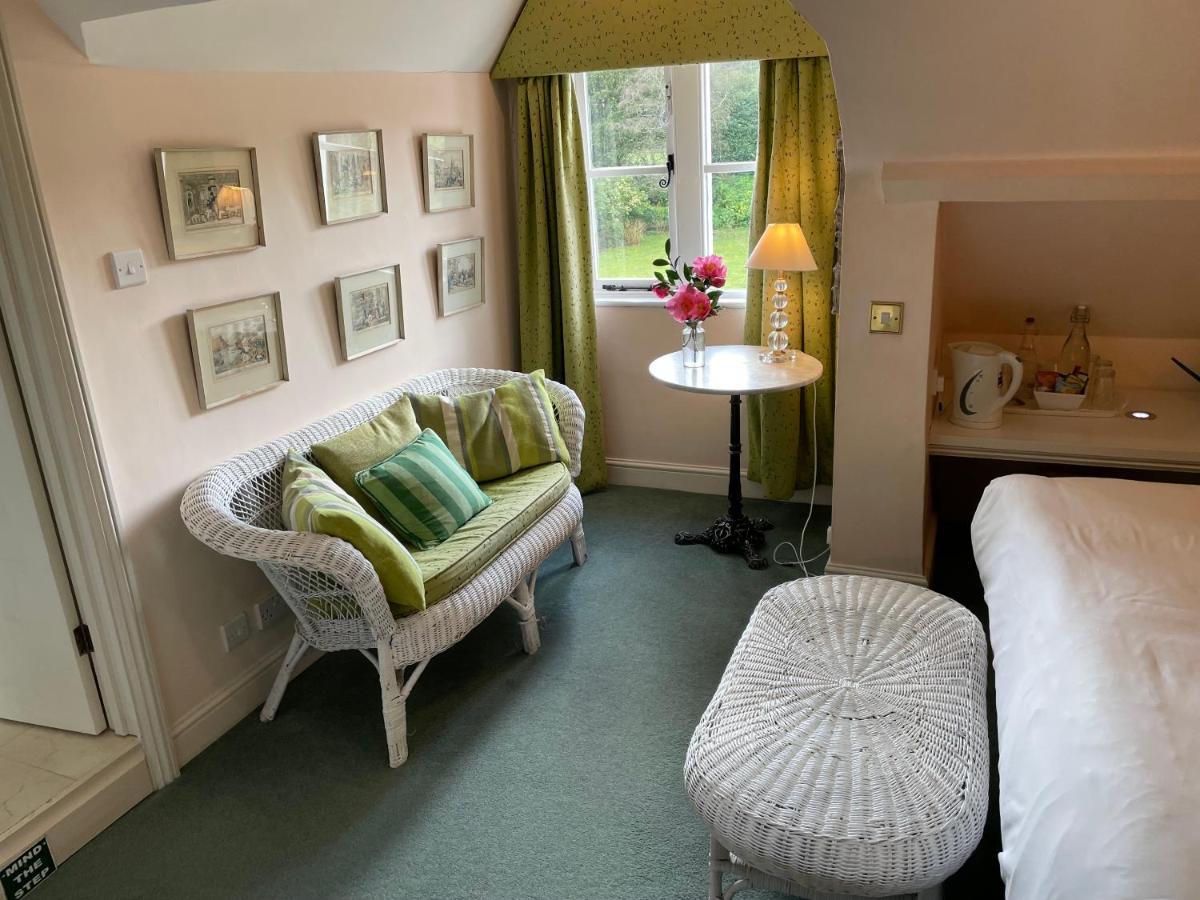 แลงริช เฮาส์ Bed & Breakfast ปีเตอร์สฟิลด์ ภายนอก รูปภาพ