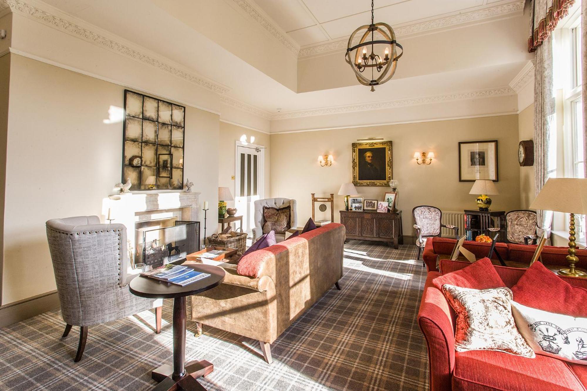 แลงริช เฮาส์ Bed & Breakfast ปีเตอร์สฟิลด์ ภายนอก รูปภาพ