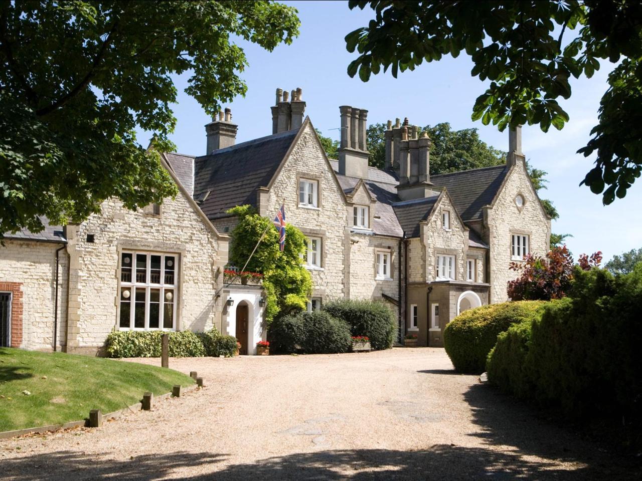 แลงริช เฮาส์ Bed & Breakfast ปีเตอร์สฟิลด์ ภายนอก รูปภาพ